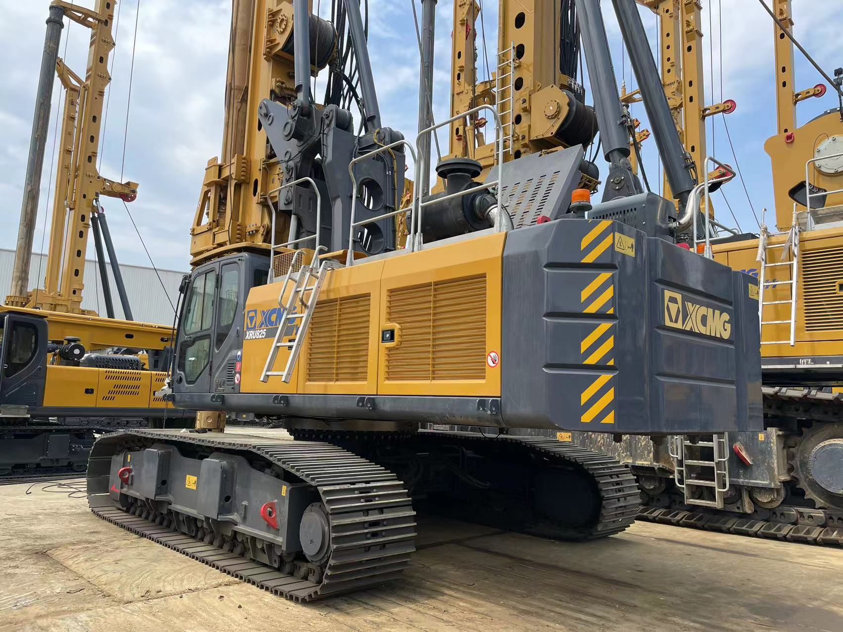 2022 XCMG XR240E Stock # ST-122 (Diesel) (265 kW ( hp))
